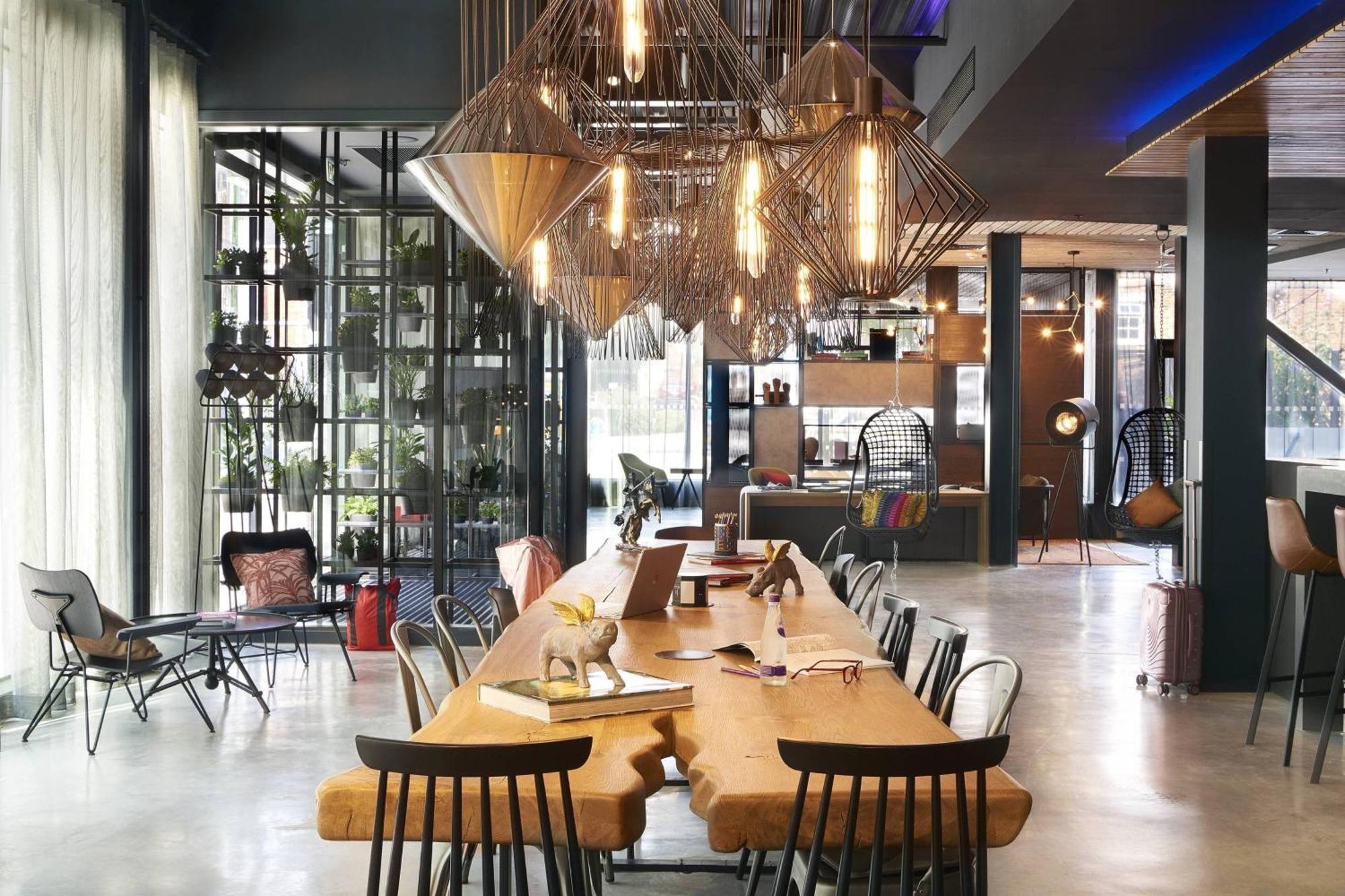 Moxy York Hotel Екстериор снимка
