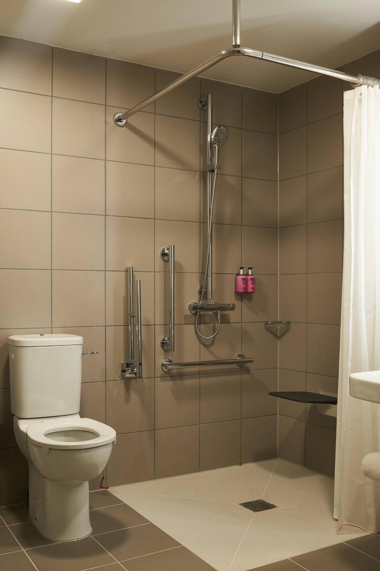 Moxy York Hotel Екстериор снимка