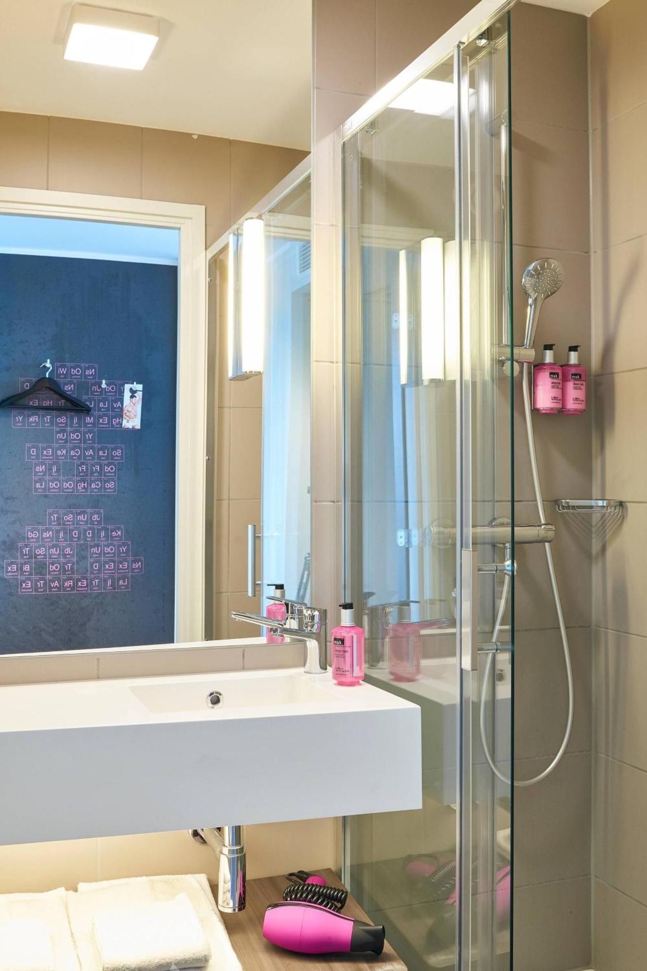 Moxy York Hotel Екстериор снимка