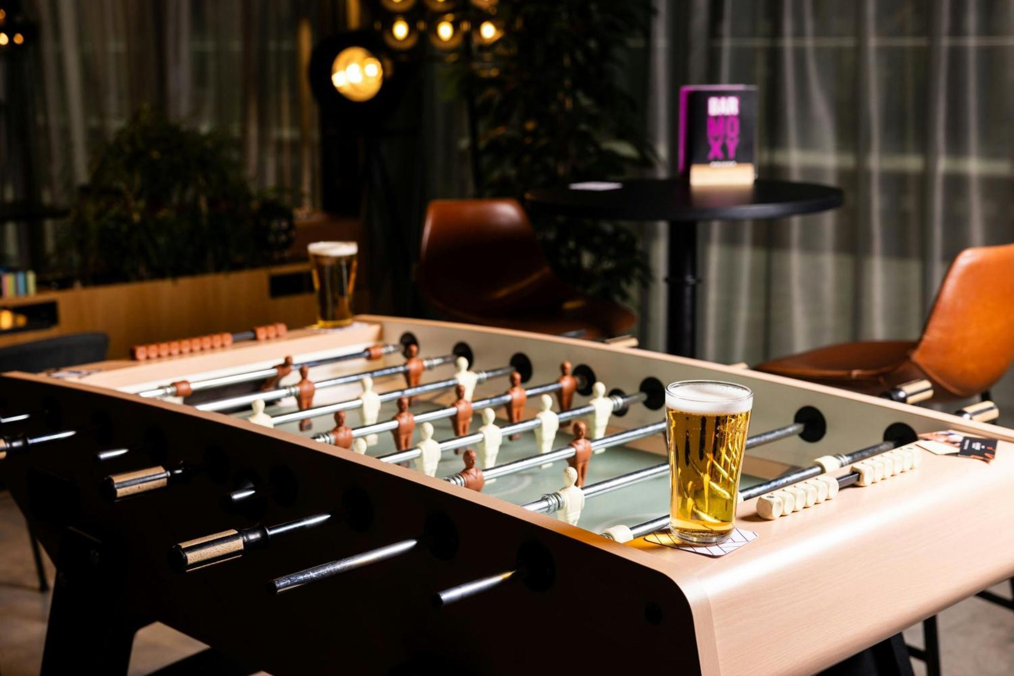 Moxy York Hotel Екстериор снимка