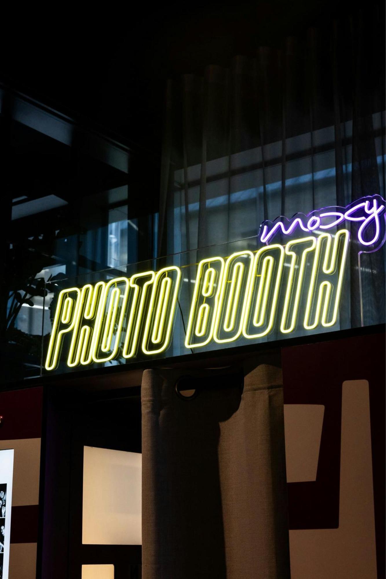 Moxy York Hotel Екстериор снимка