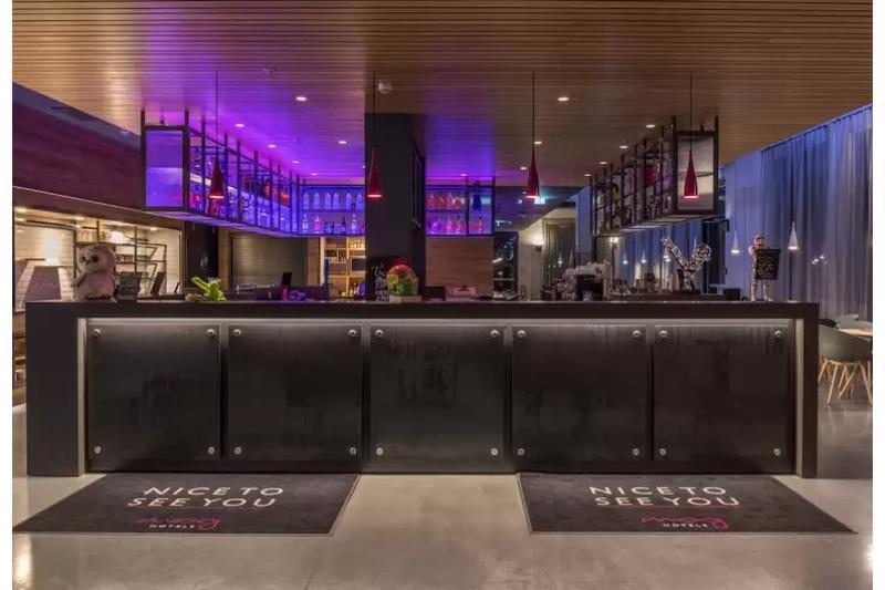Moxy York Hotel Екстериор снимка